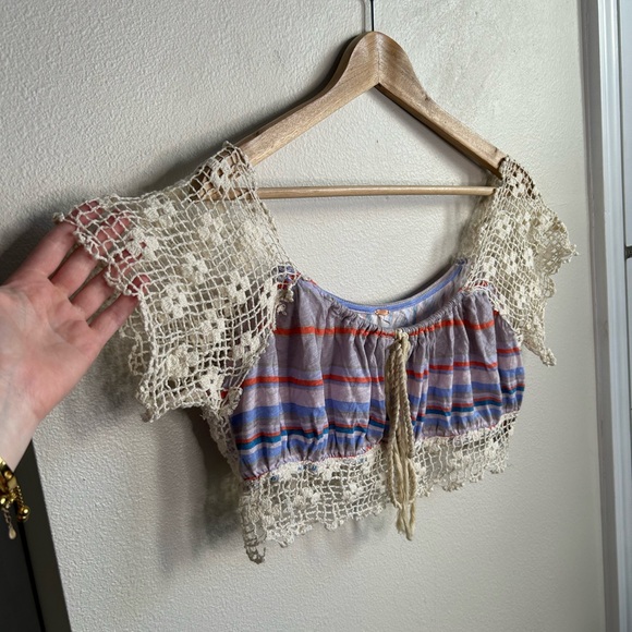 FREE PEOPLE Flawed Aruba Crochet Lace Bohemian Style Striped Crop Top Size M - Picture 6 of 12